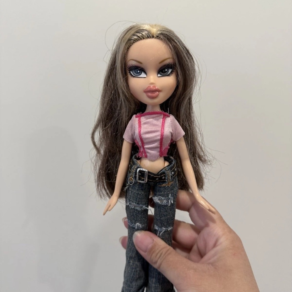 2/$75 vintage bratz doll 💕